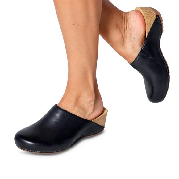 NEW Dansko Talulah Clogs - Leather  in black For Women 925 6s3 - Picture 1 of 9